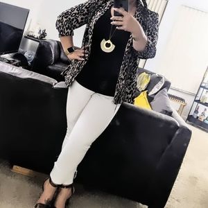 3/$25 Leopard print 1/4 sleeve blazer